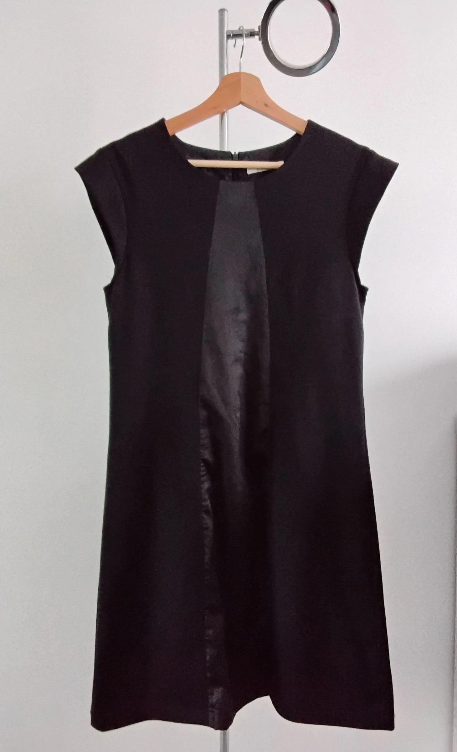 🖤Petite Robe Noire - Élégante & Structurée- Taille L- Neuve🖤
